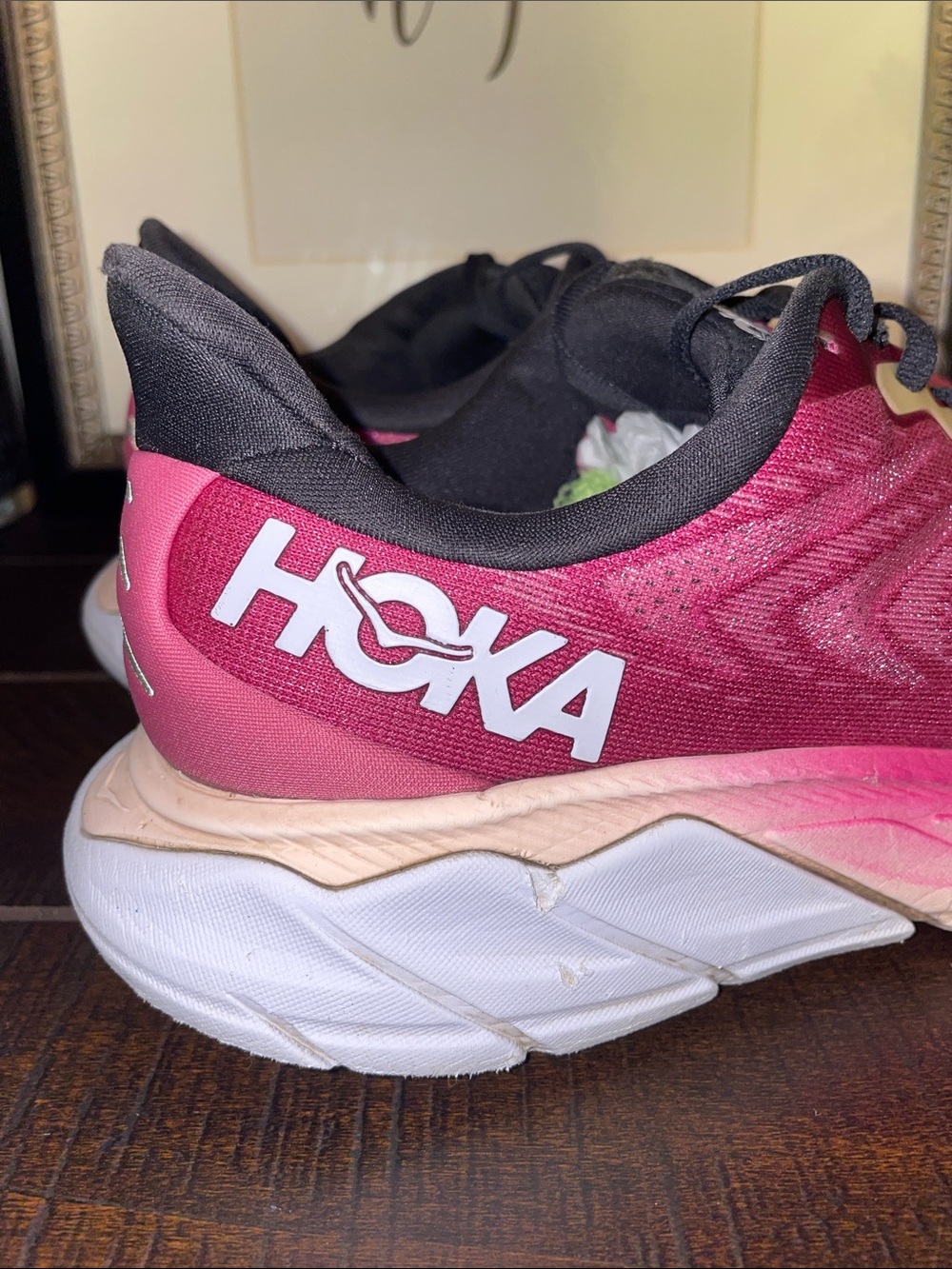 Hoka Arahi 6 Pink Athletic Running Shoes Sneakers Size 8B Festival Fuchsia - Picture 3 of 16